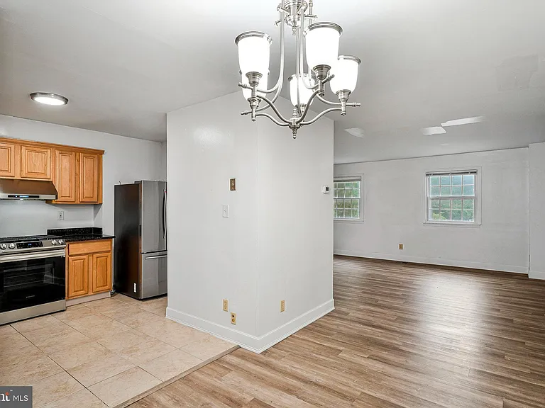 14707 Bentley Sq — Photo 10