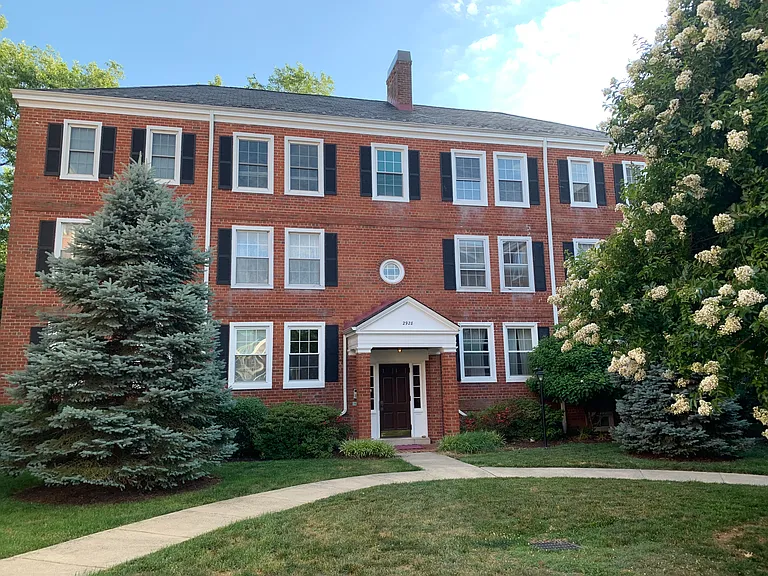 2928 S Buchanan St #C2 — Photo 2