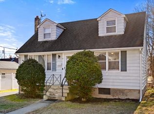 4 Catherine St, Bloomingdale, NJ 07403