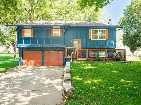 229 SE Westminister Rd, Blue Springs, MO 64014