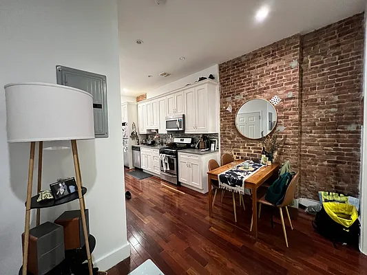 Rented by Massada Home Sales Inc | media 19