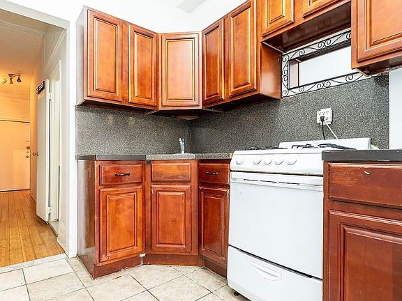 2nd image of 1359 Hancock St APT 2L