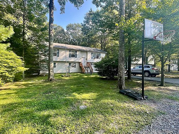 3rd image of 1519 Belgravia Dr
