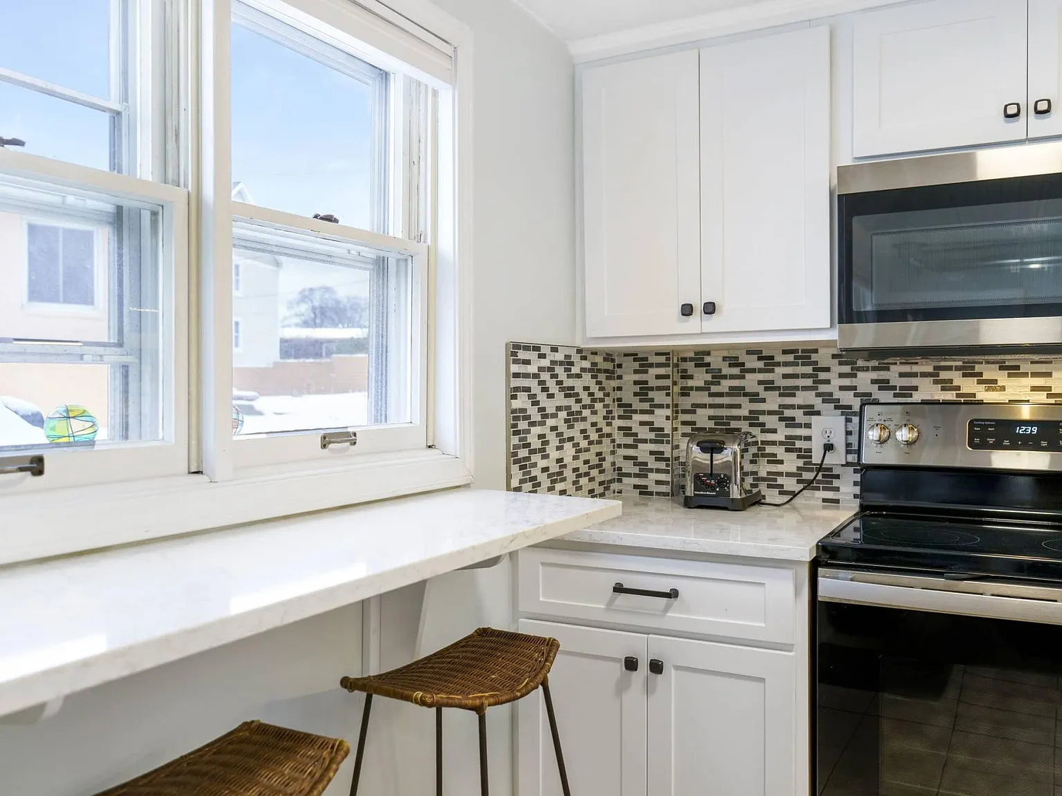 1 bed, $1,300 — Photo 2