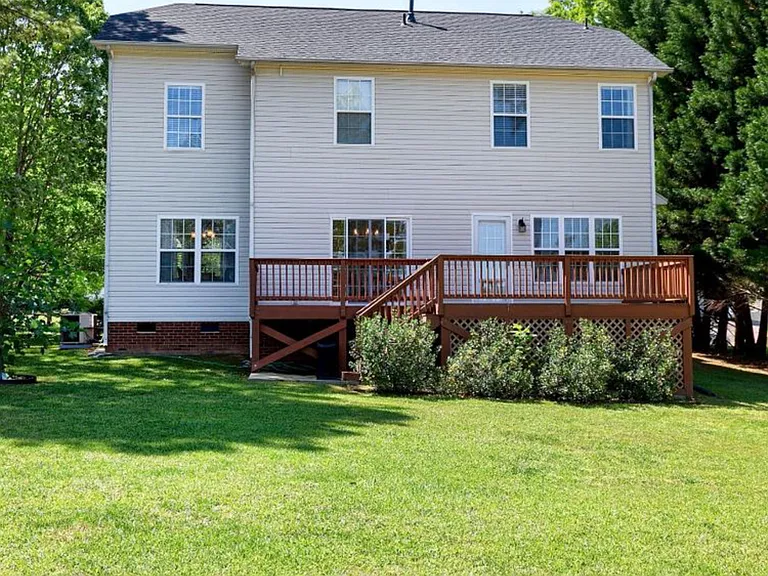 438 Seastone St — Photo 15