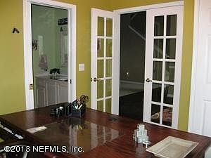5th image of 912 Lotus Ln S