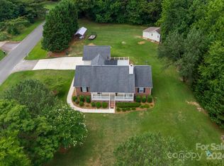 1000 Riddle Oak Ln, Lake Wylie, SC 29710