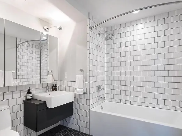 504 Myrtle Avenue image 9 of 20