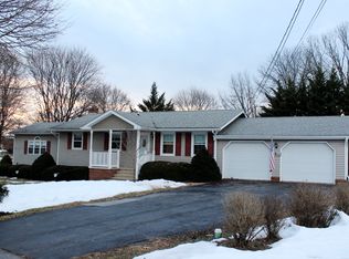25 New Castle Dr, Charles Town, WV