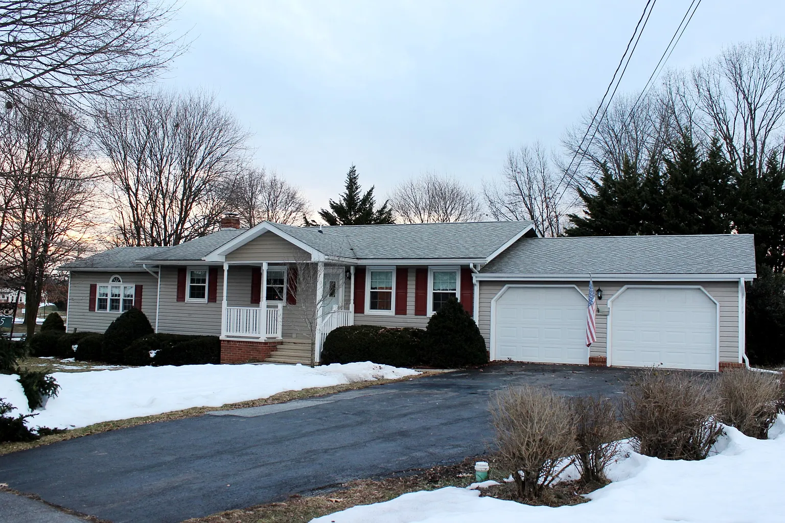 25 New Castle Dr photo 1