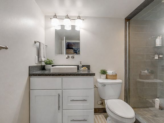 4th image of 16 Jefferson Ave SE #20