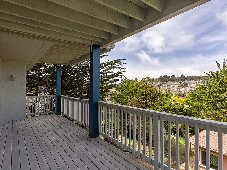 386 Goodwin Dr — Photo 32