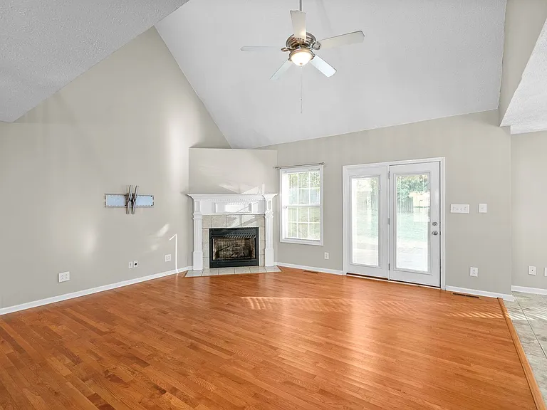 3487 Hickory Glen Dr — Photo 8