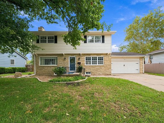 2nd image of 7005 E Magill Ln