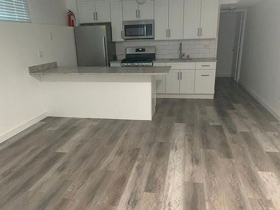 3rd image of 180 Darnell Ln Floor 1