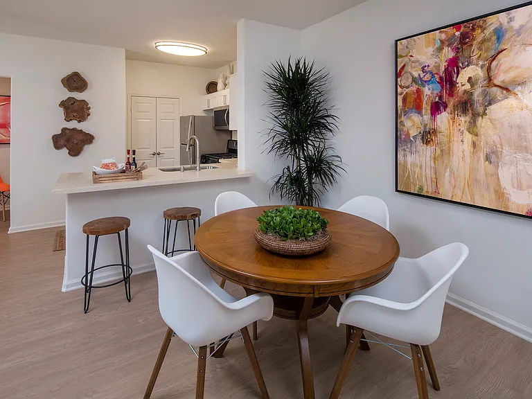 Del Rio Apartment Homes — Photo 5