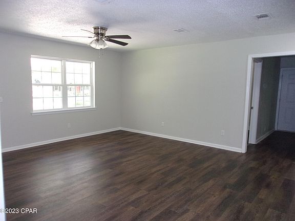 5th image of 1012 Creswell St