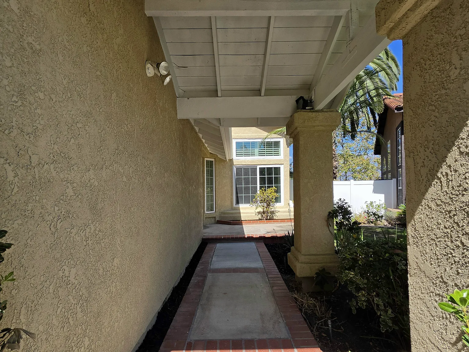 4 bed, 2459 sqft, $5,500 — Photo 3