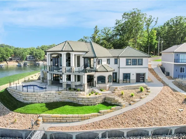 51 Damsel Rd, Lake Ozark, MO 65049