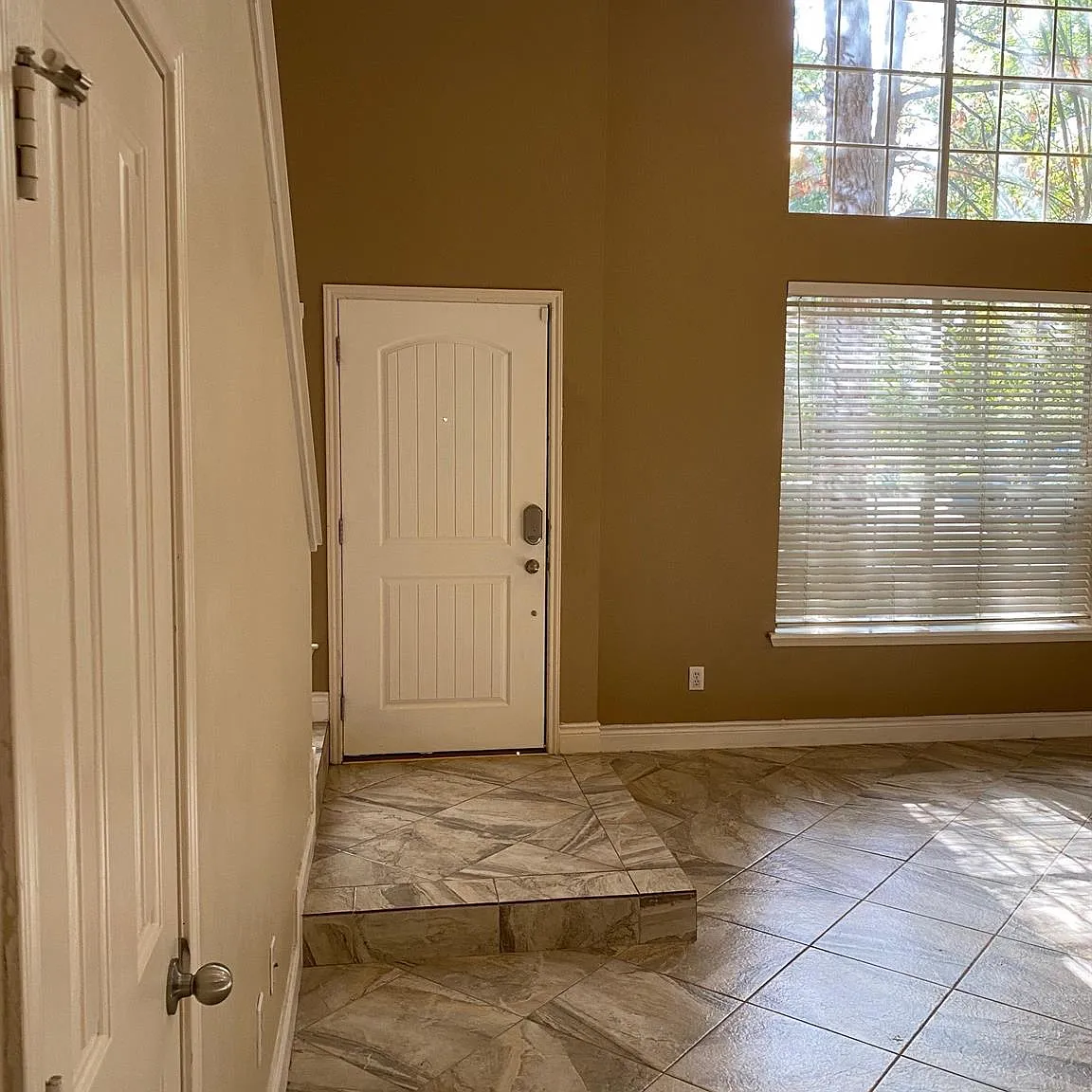 3 bed, 2.5 bath, 1668 sqft, $2,485 — Photo 3