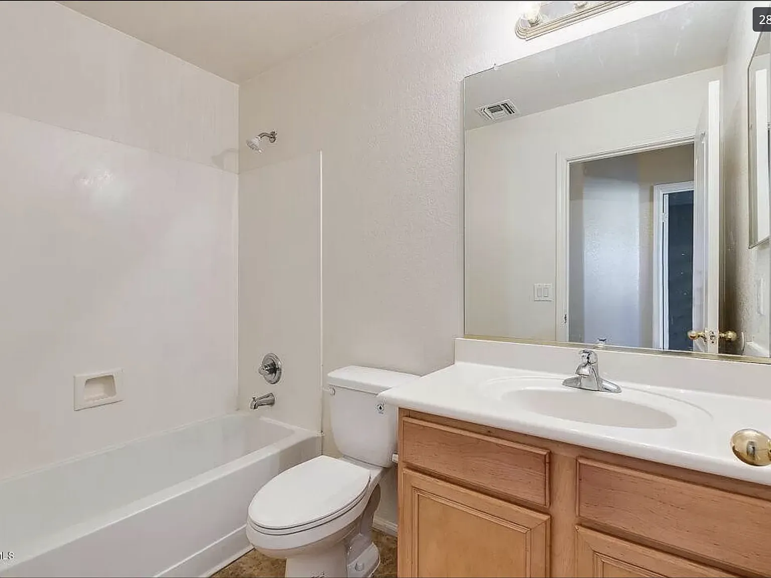 3 bed, 1892 sqft, $2,250 — Photo 3