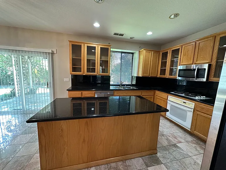 2283 Gary Ln — Photo 8
