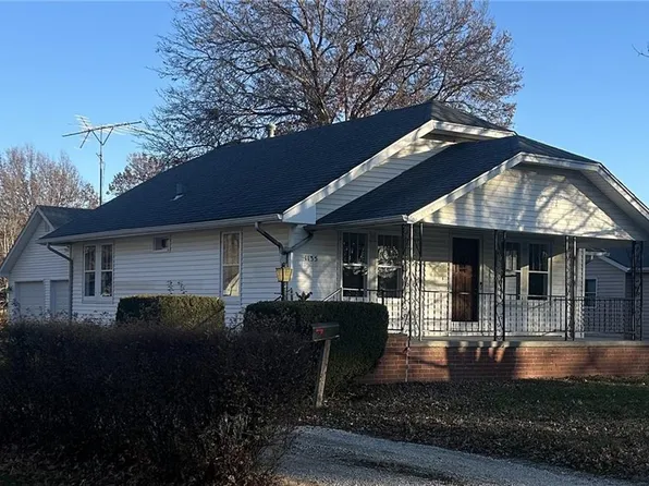 1135 S Willow St, Ottawa, KS 66067
