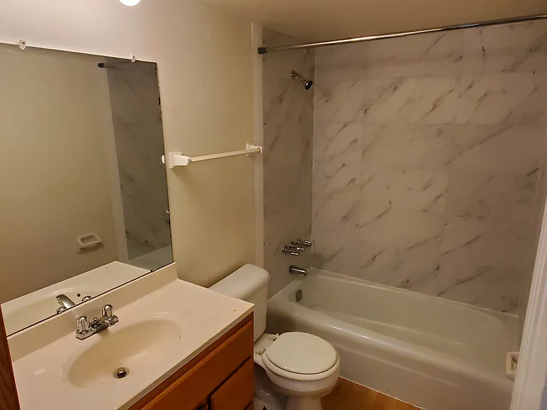 9520 W Fond Du Lac Ave — Photo 8