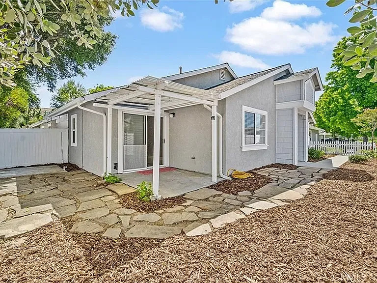942 Bluebell Way — Photo 6