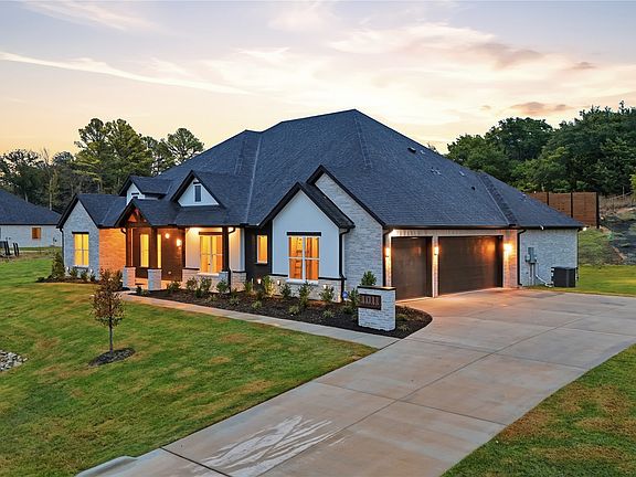 2nd image of 1011 Meadow Wood Ter