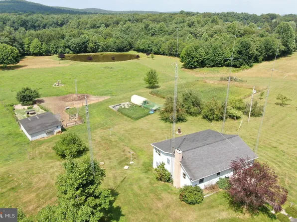 4745 Spruce Rd, Fayetteville, PA 17222