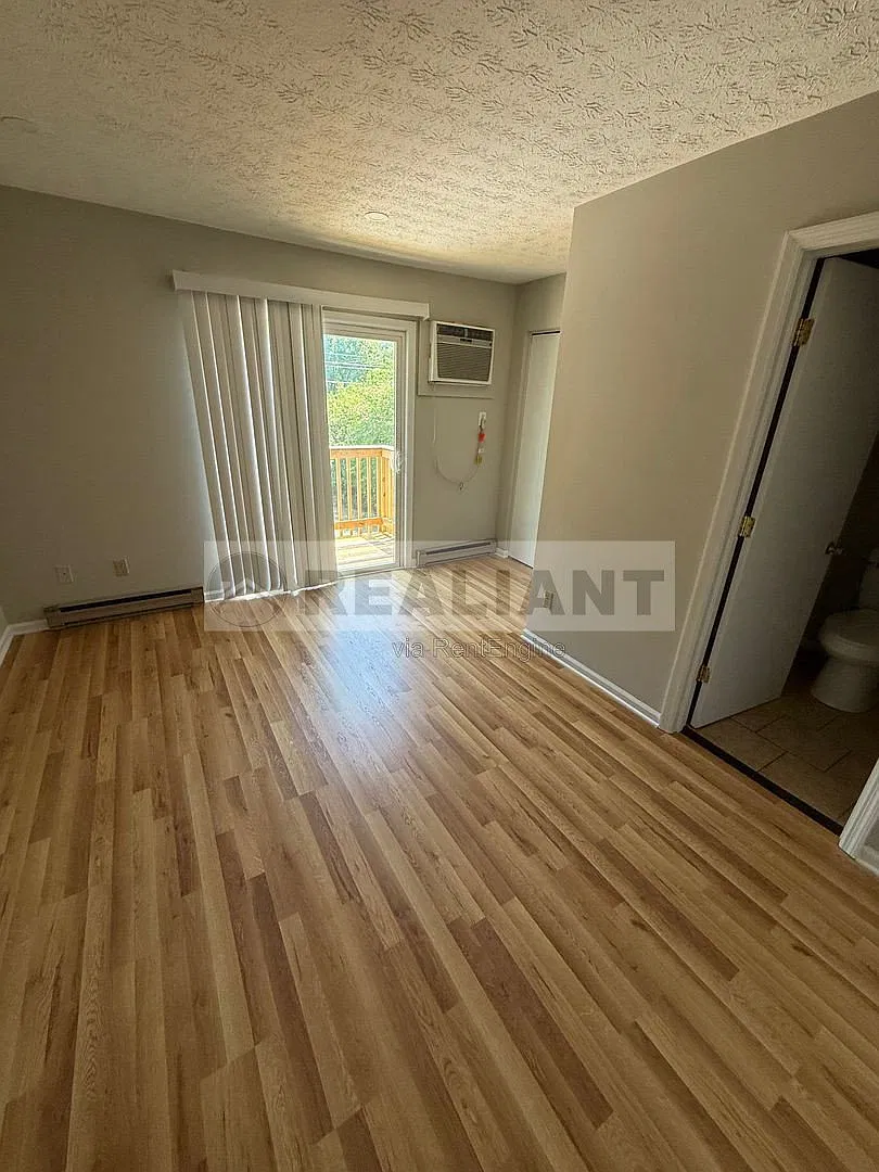 1 bed, 1.0 bath, $1,150 — Photo 3