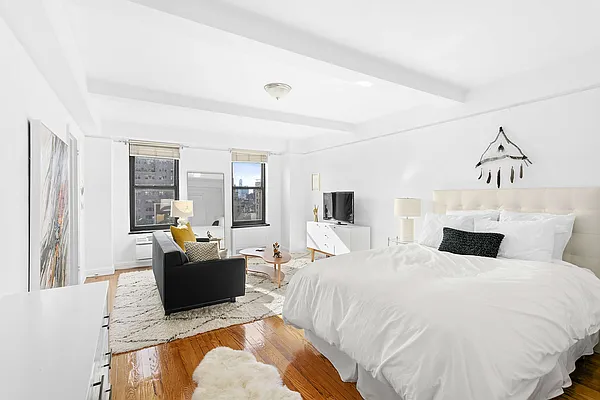 Rented by Compass | media 23