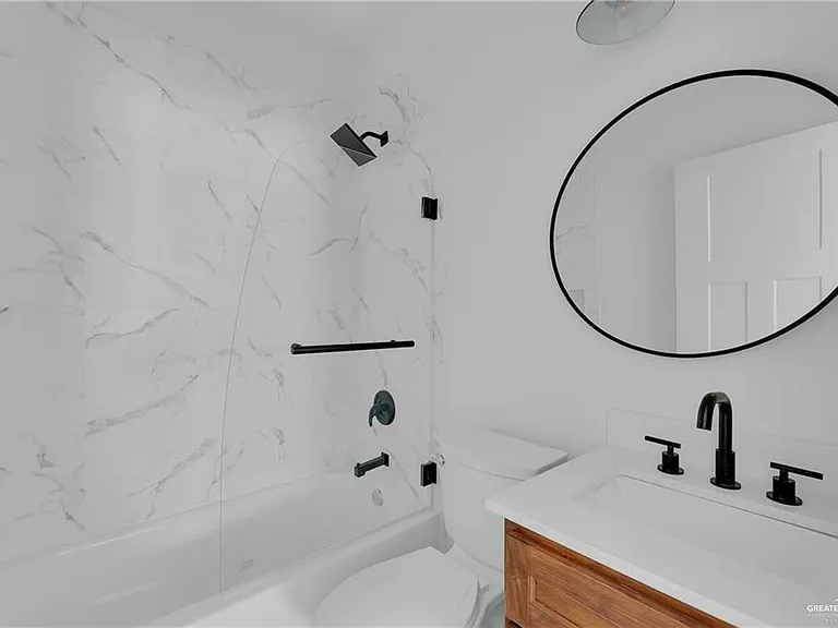 5613 Notre Dame Ave #3 — Photo 17