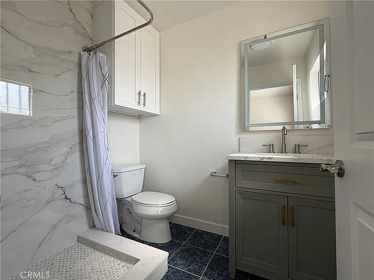 2712 W Hellman Ave — Photo 7