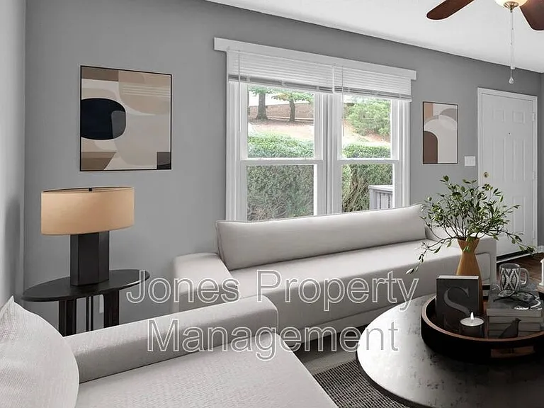2744 White Oak Ln — Photo 8