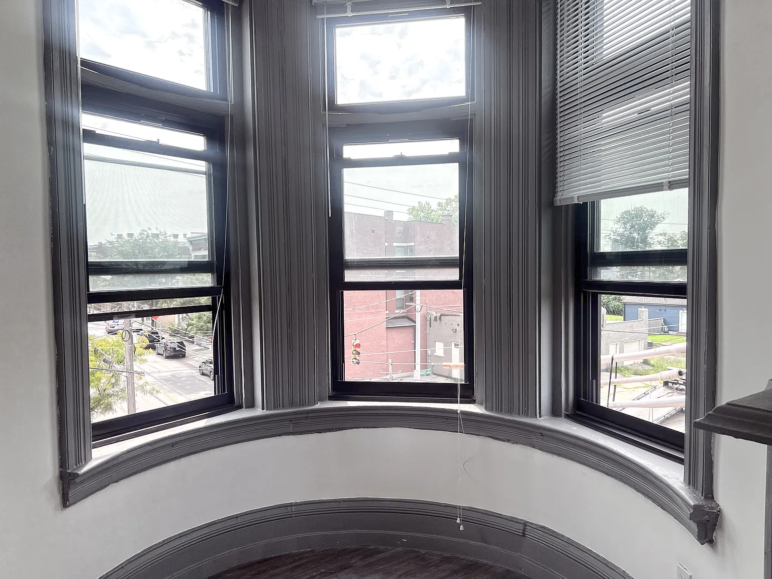 1 bed, 700 sqft, $1,200 — Photo 3