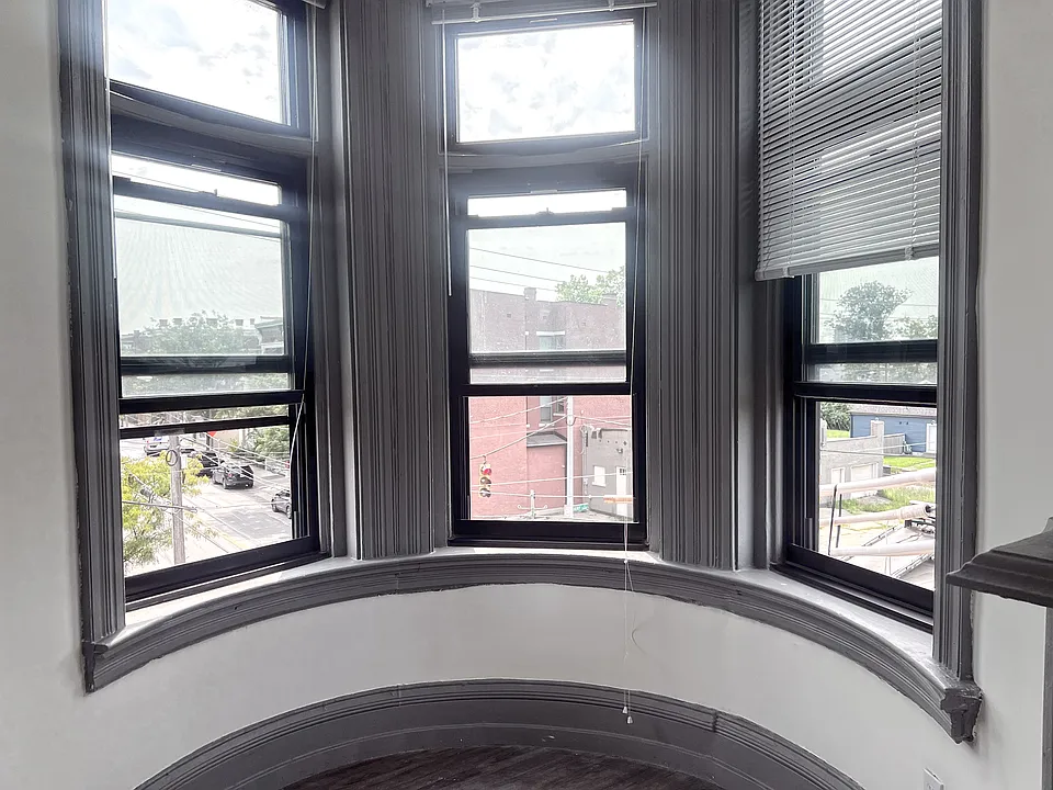 2501 May St #1