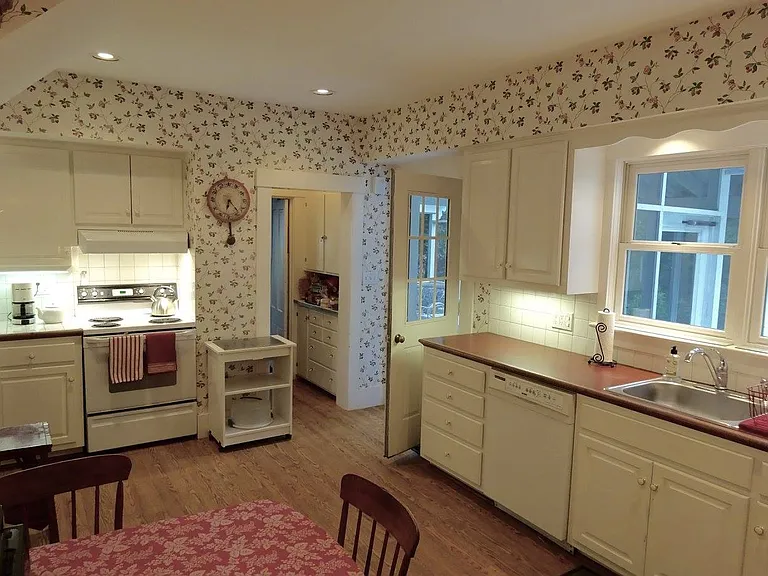 9 Pleasant St — Photo 7