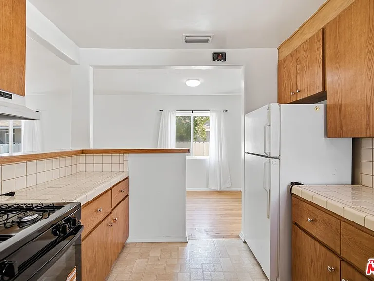 4142 Lincoln Ave — Photo 9