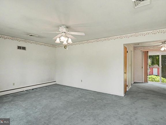 5th image of 308 Hillcrest Dr