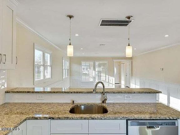 2nd image of 1003 Camino Real Ct