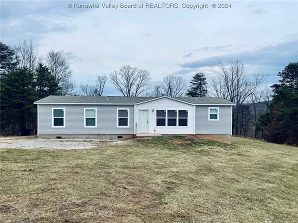 2832 Bowles Ridge Rd, Liberty, WV 25124