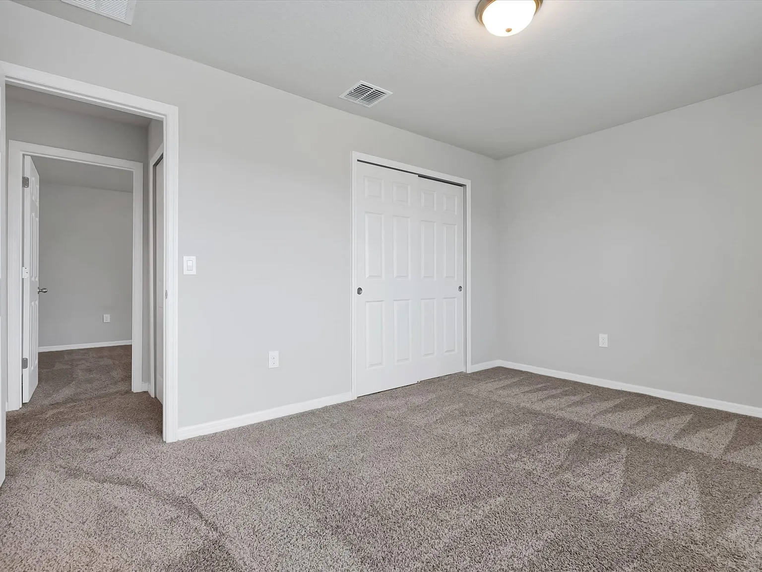 4 bed, 2683 sqft, $2,700 — Photo 3