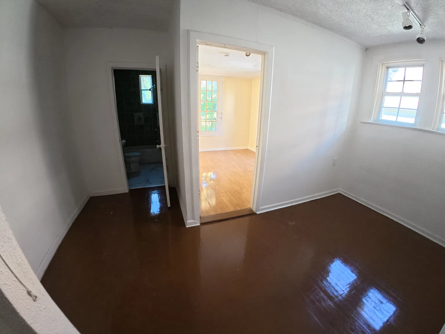 5 bed, 1842 sqft, $3,300 — Photo 1