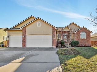 212 S Onewood Dr, Andover, KS 67002