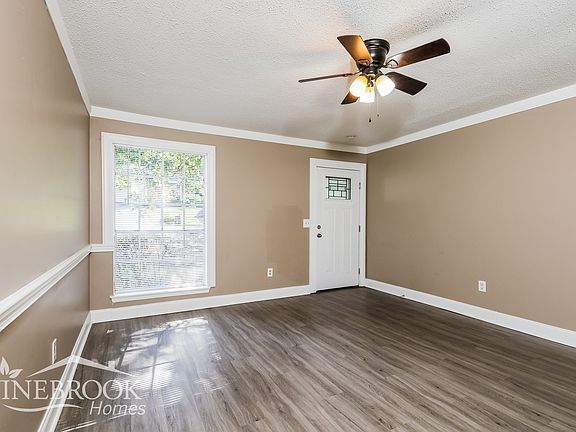 3rd image of 1139 Oak Glen Pl