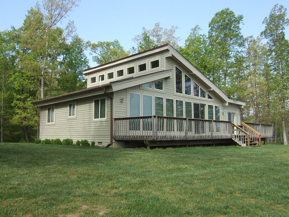 Side facing lake
