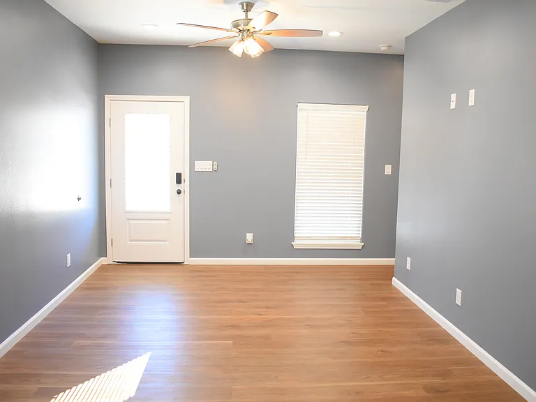 720 Martinsville St #102 — Photo 4