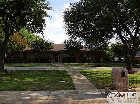 1st image of 1121 Bluffview Dr
